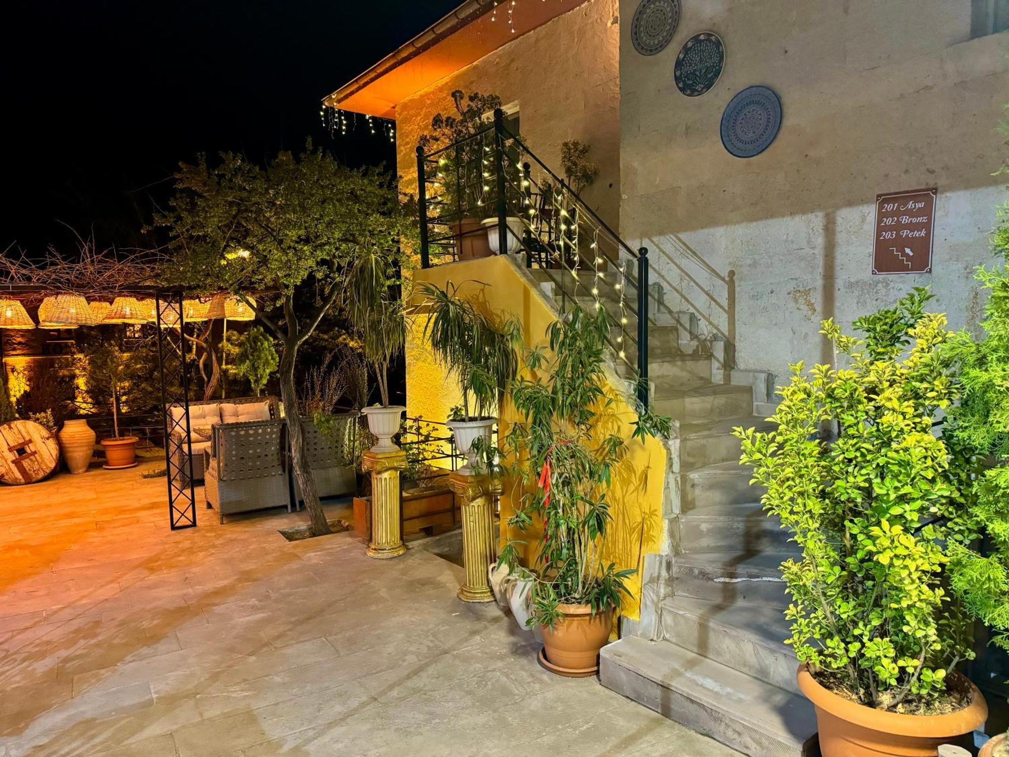 The Red Horse Hotel Ургуп Экстерьер фото