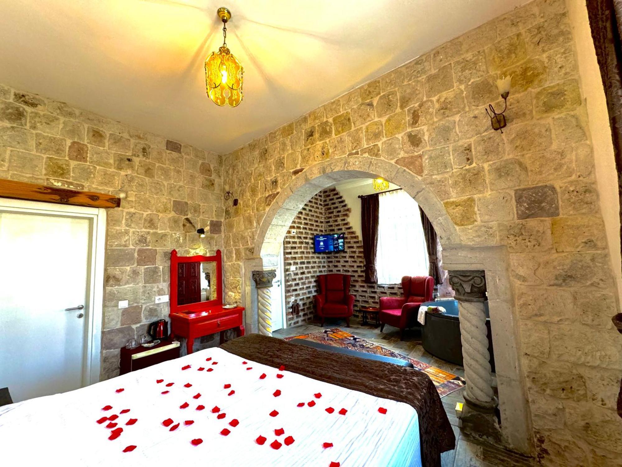 The Red Horse Hotel Ургуп Экстерьер фото