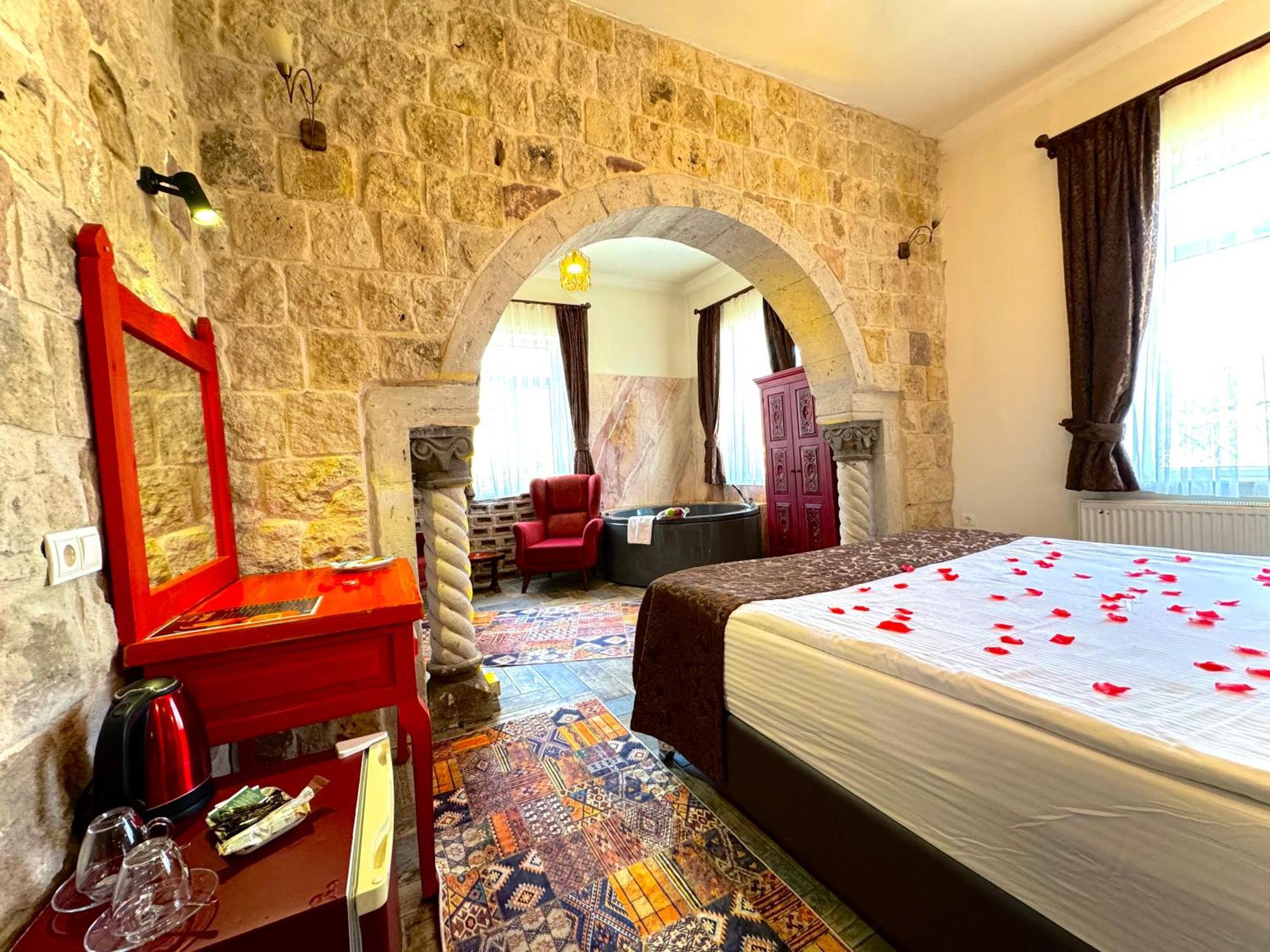 The Red Horse Hotel Ургуп Экстерьер фото